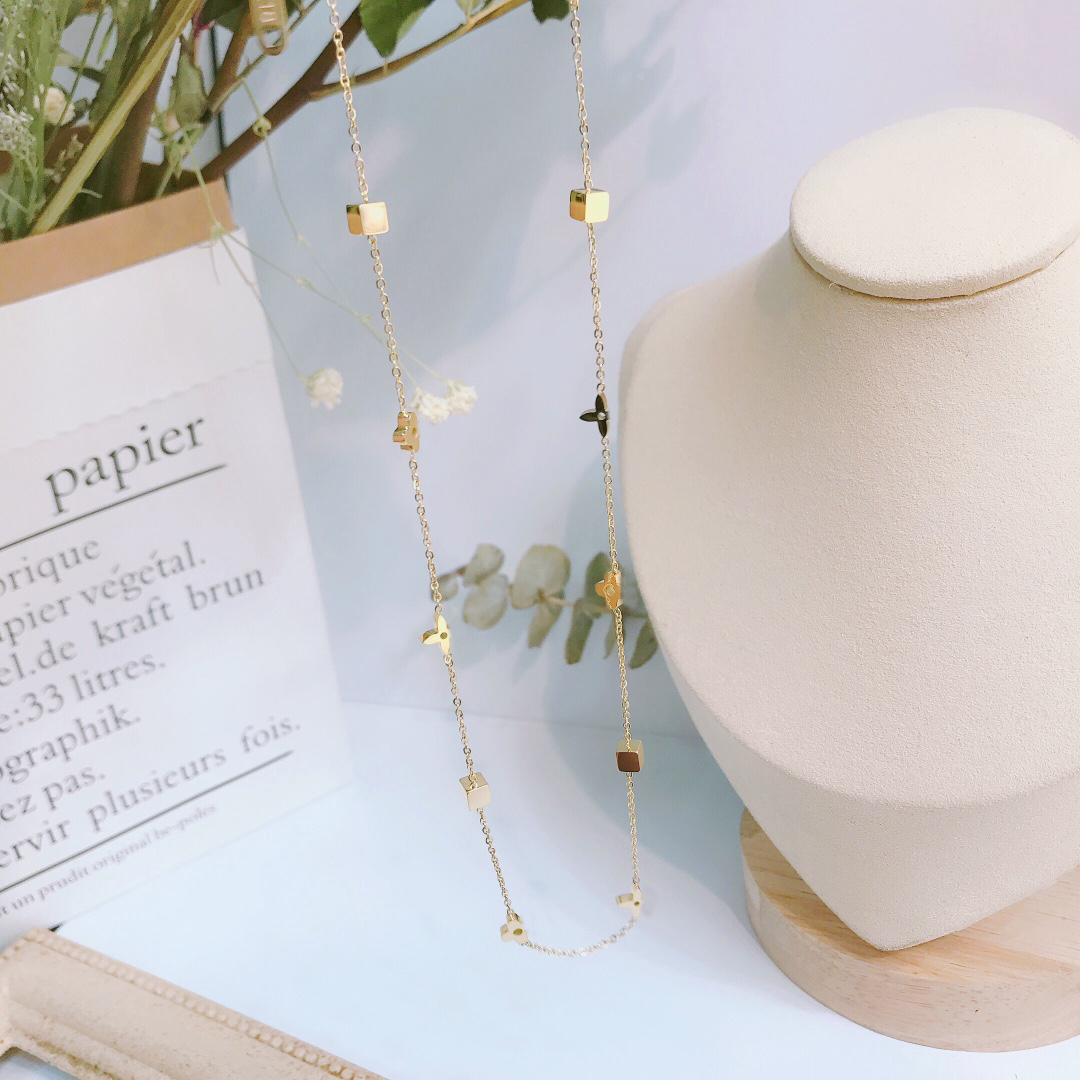 

New Style Europe America Fashion Womens Design Necklace 18K Gold Plated Stainless Steel Necklaces Choker Chain Letter Pendant Wedding Jewelry X319