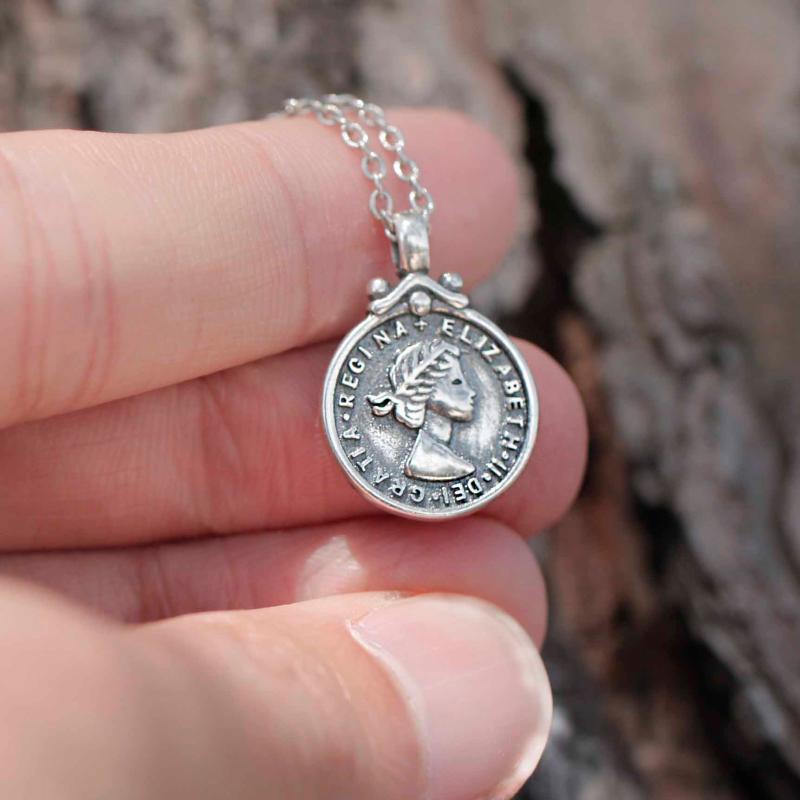 

Pendant Necklaces Ladies 925 Sterling Silver Coin Necklace Vinatge S Queen Elizabeth Round Jewellery Party GiftPendant