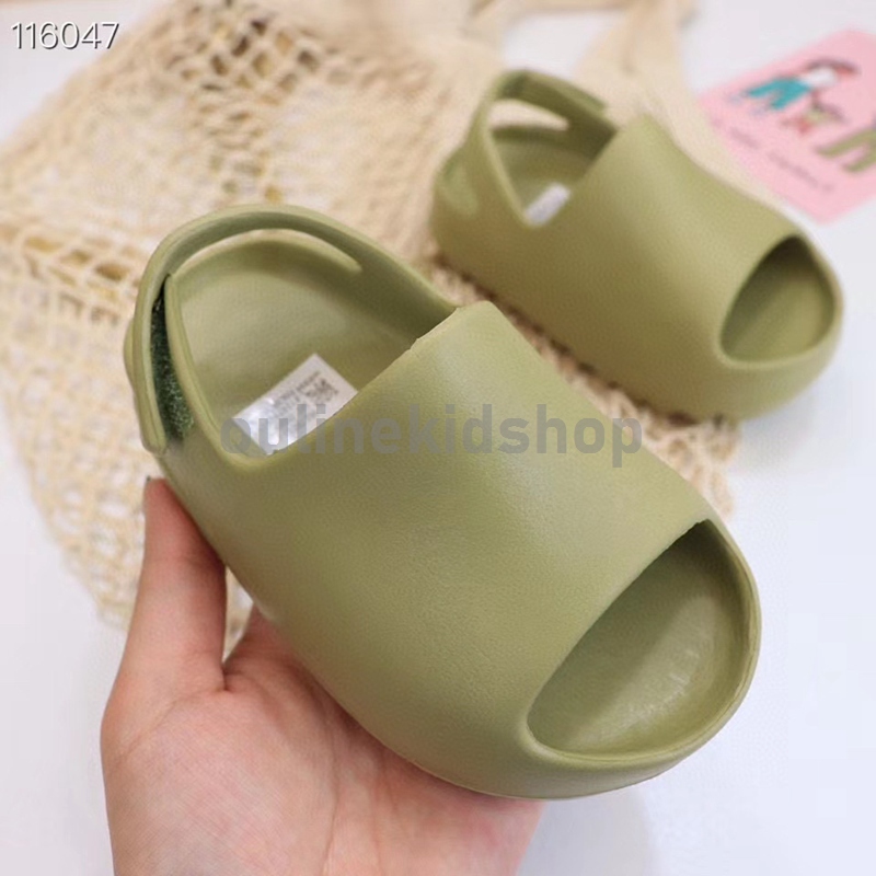 

Designer Toddlers EVA Foam KW Slides Infants Kids Childrens Slippers White Black Desert Sand Bone Resin Runner Kanyas Sandals
