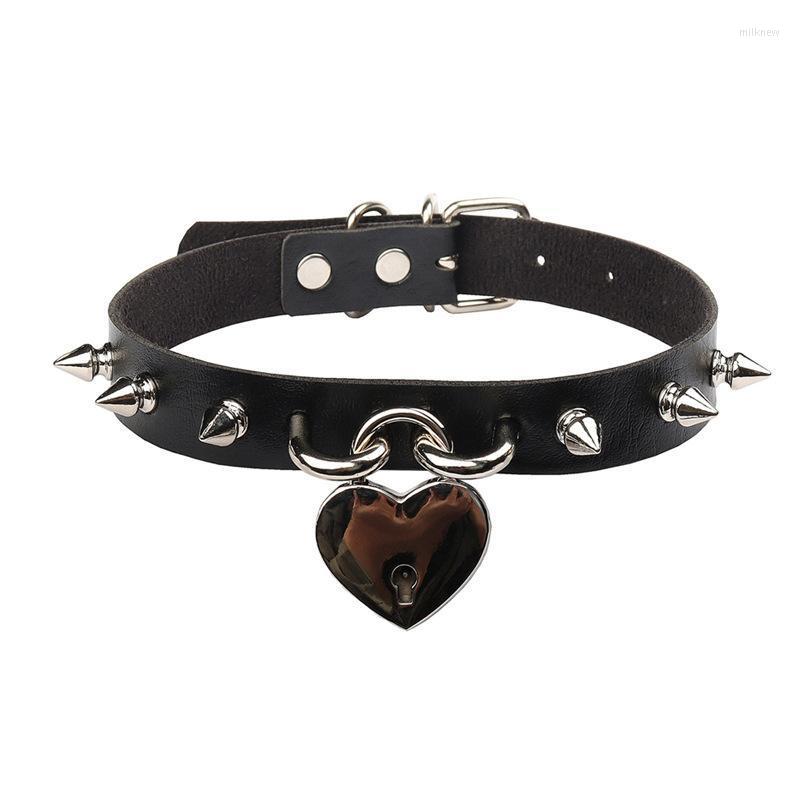 

Chokers Punk Rock Harajuku Love Heart Charms Pendant Necklaces Cool Rivets Leather Chains Choker Collar For Women Sexy Jewelry Party