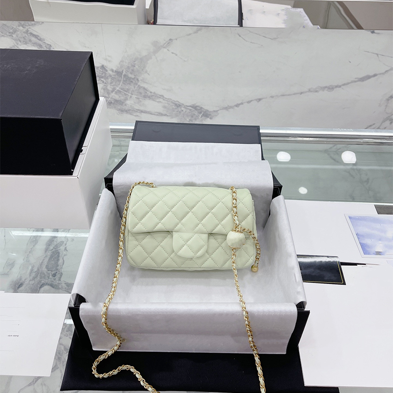 

New Small Golden Ball Flip Chain Fashion Shoulder Bags Leather French Crossbody High Quality Hardware Outdoor Sacoche Quilted Designer Retro Luxury Crossbody, Black