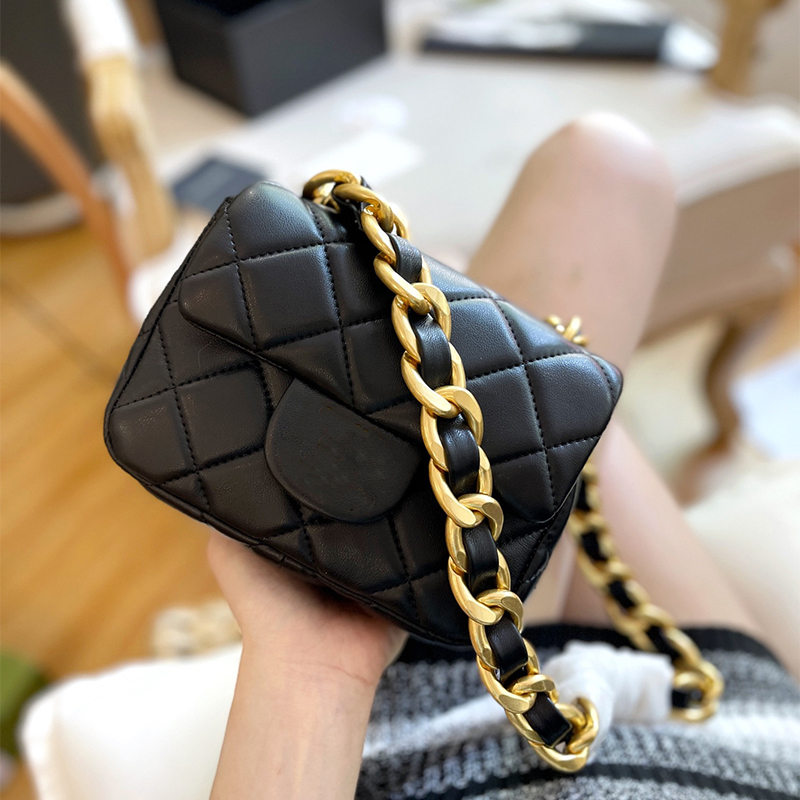 2022 Hot Mini New Thick Chain Large Gold Chain Shoulder Bags Famous Designer Women's Bag Retro Leather Fashion Classic Cross body Purse Totes L