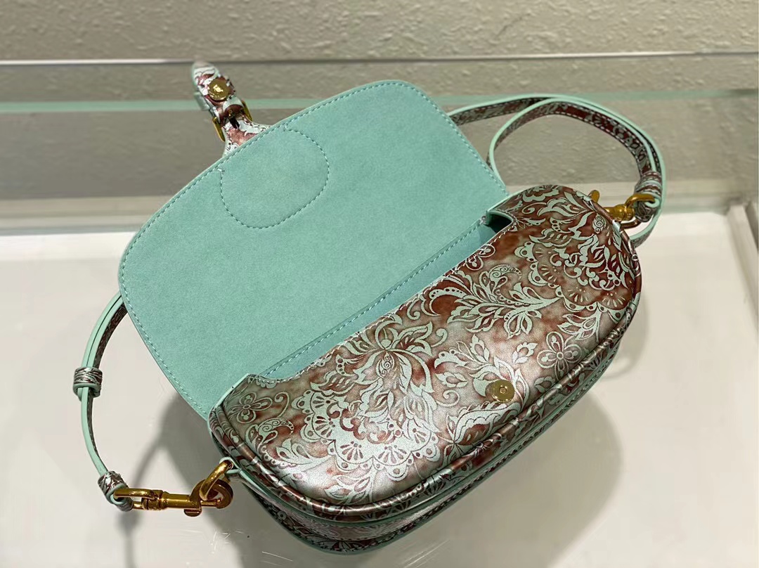 

2022 new BOBBY east weat bag box style suede interior metal hardware shoulder crossbody sportier look Embossed 30 MONTAIGNE designer Luxury handle bags, Customize