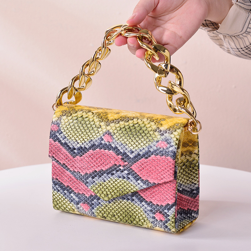 

PU Leather Mini Women Luxury Designer Handbags Girls Shopper Fashion Casual Serpentine Big Thick Chain Clutch Shoulder Bags 220616, Huanghongse