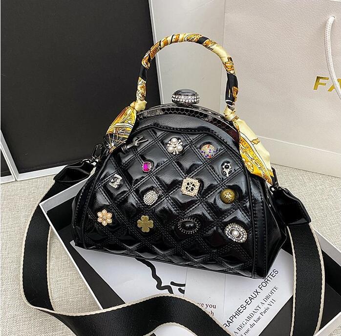 

Wholesale factory ladies leathers chain bag weight technology diamond handbag street fashion clip buckle women backpack patent leather sewing plaid bags 6 colors, Brown-6829