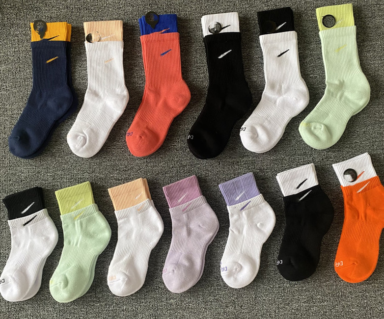 

Suwan Nyquist socks color stitching men's and women's socks middle long tube sports towel bottom socks, Medium size 8