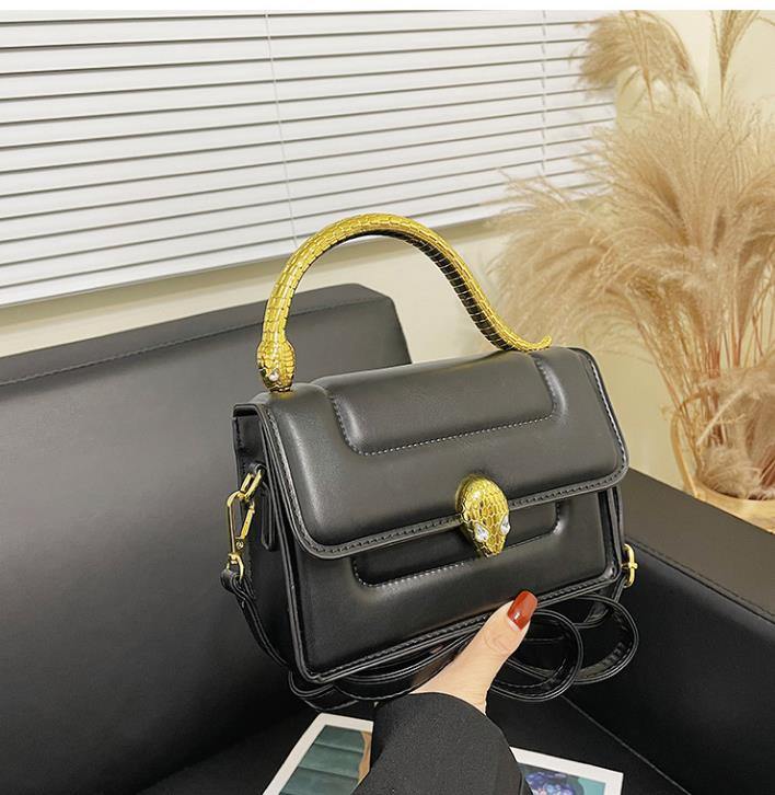 

Women's Bag Texture Fashion Simple Shoulder Messenger Handbag Snake Head Small Square Bag, Black