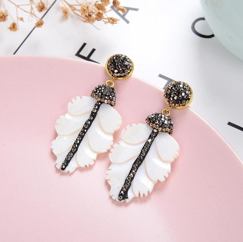

Dangle & Chandelier Vintage Natural Shell Earrings For Women 2022 Fashion Leaf Shape Long Drop Jewelry Christmas Friends Gifts