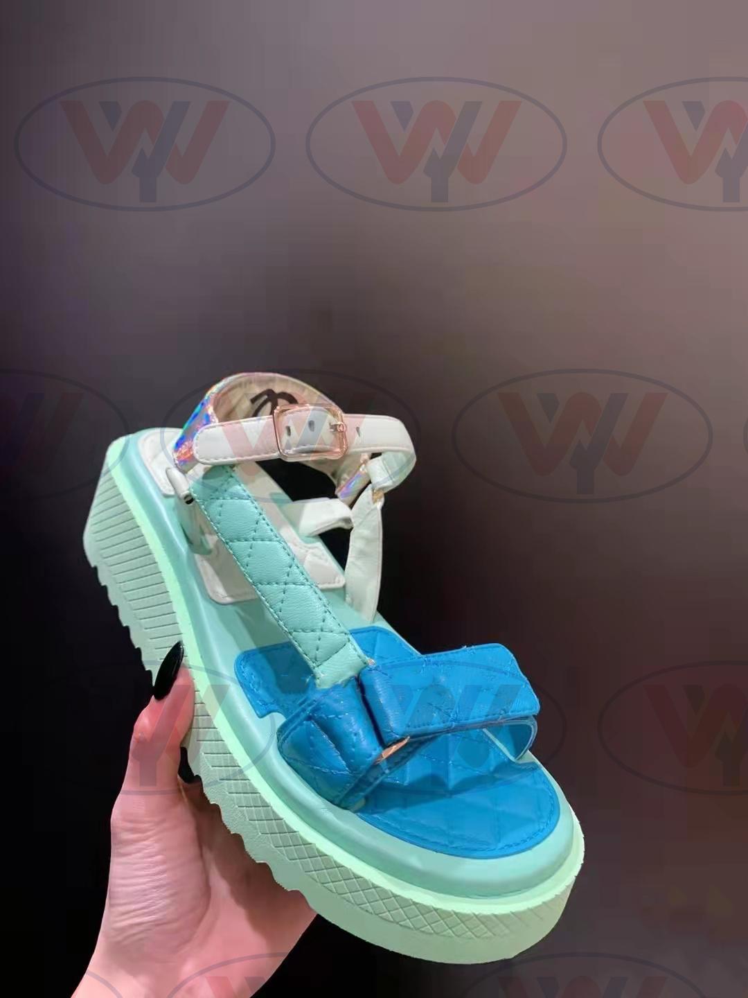 

22ss Matching flat hook and loop women's sandals Fashionable high-end luxurious beach shoes slippers Casual shoe Loafers Size 35-41 with box dust bag, White