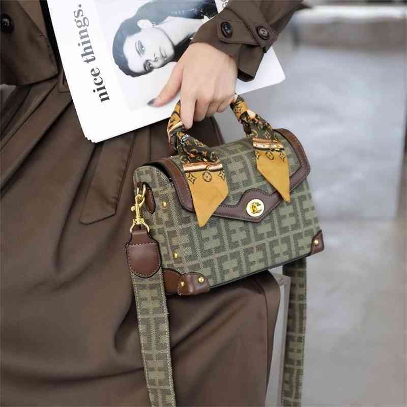 

70% factory online sale style trend versatile classic one shoulder small square handbag, Green