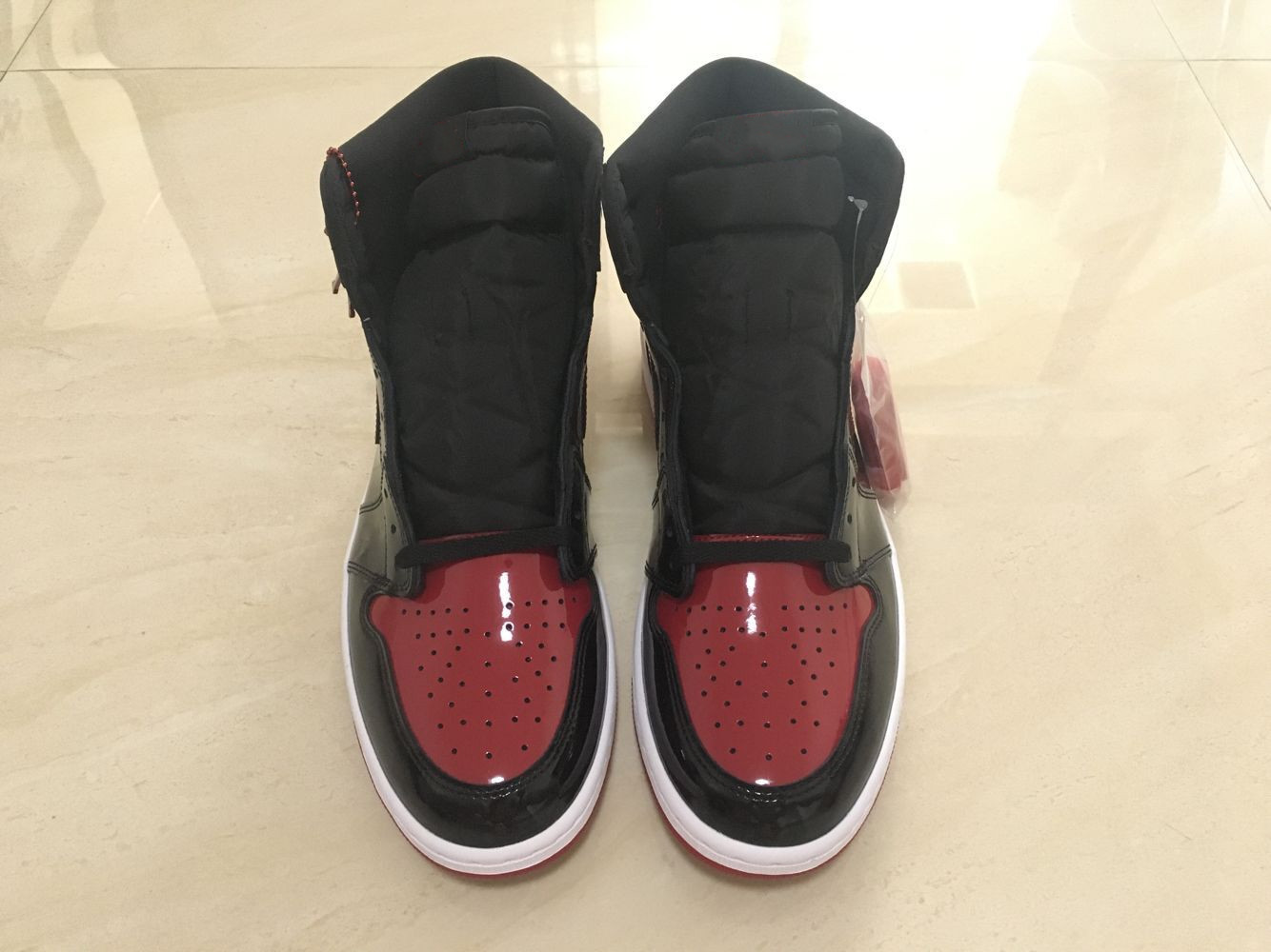 

ljr Jumpman1 Bred Patent basketball shoes men athletic shoes 555088-063, Black