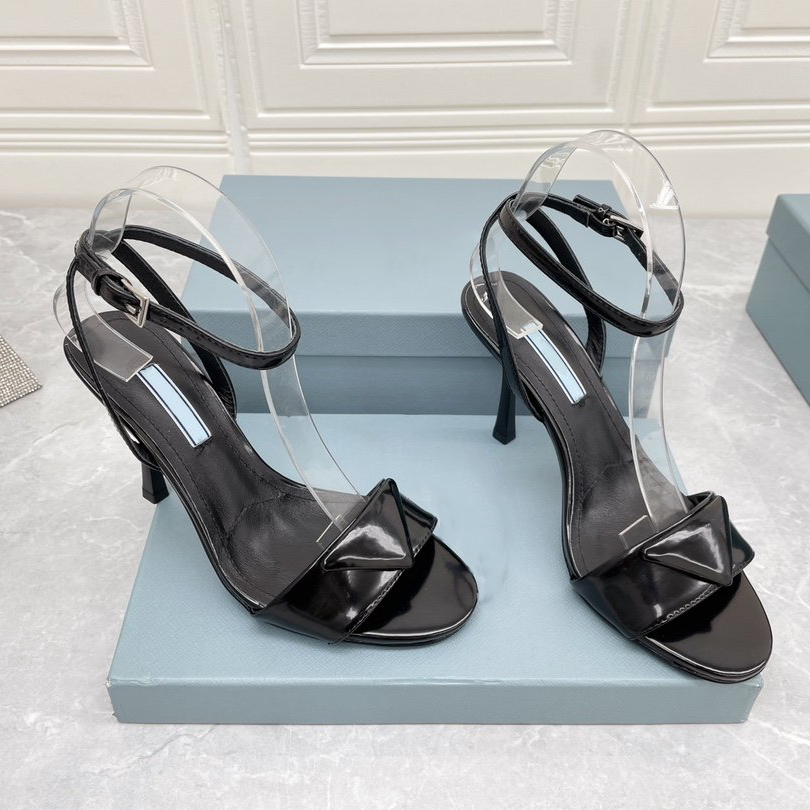 

Women's high-heels sandals top quality luxury designer brand Shoes Pointed triangle buckled sandals imported sheepskin dust bag are size35-41, As pictuer 3