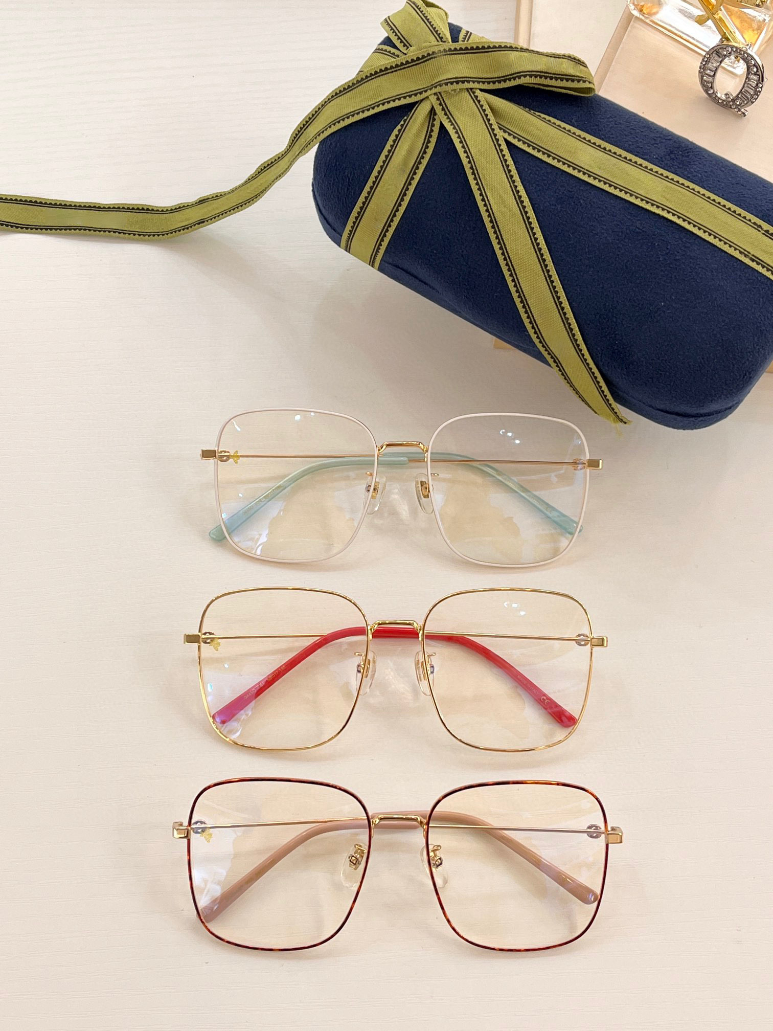 

Men and Women Eye Glasses Frames Eyeglasses Frame Clear Lens Mens and Womens 0445 Latest Selling Fashion Restoring Ancient Ways Oculos De Grau Random Matching Box