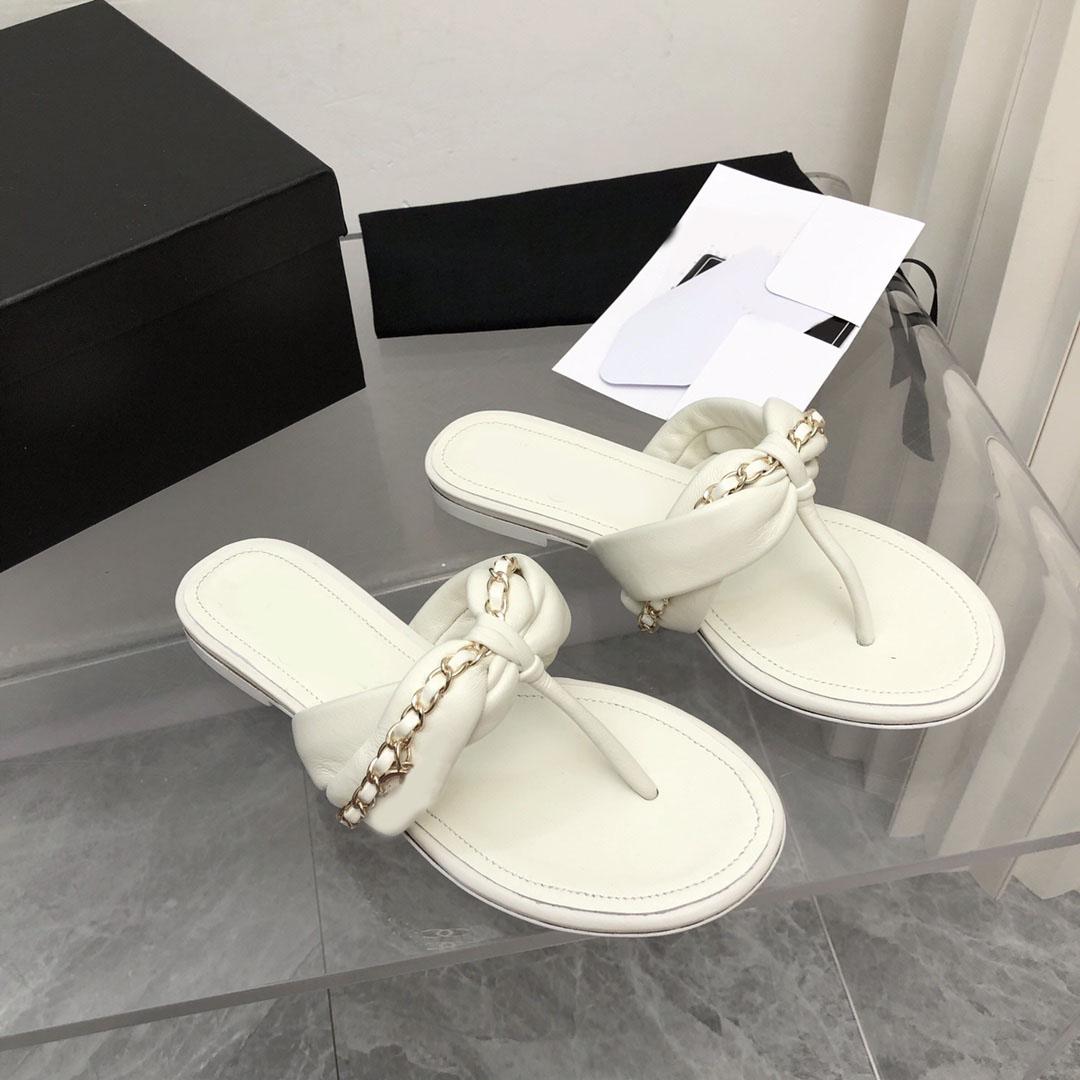 

Famous Brand Women Sandals Slippers Lambskin Metal White indoor Casual Sandal Designer Top quality Luxury Fashion Ladies Beach Flat Flip Flops
