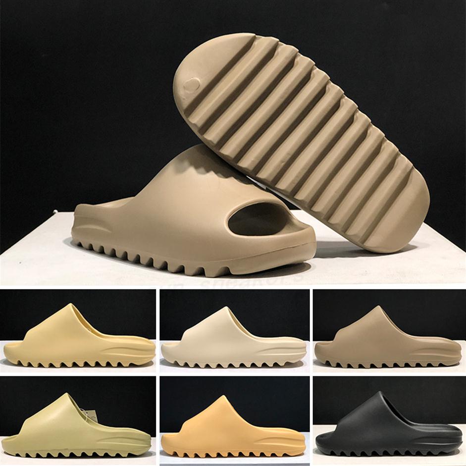 2022 Tous les sandales de coureur de mousse Chaussures pantoufles triples noires blanc résine du désert hommes hommes femmes diapositives de mode