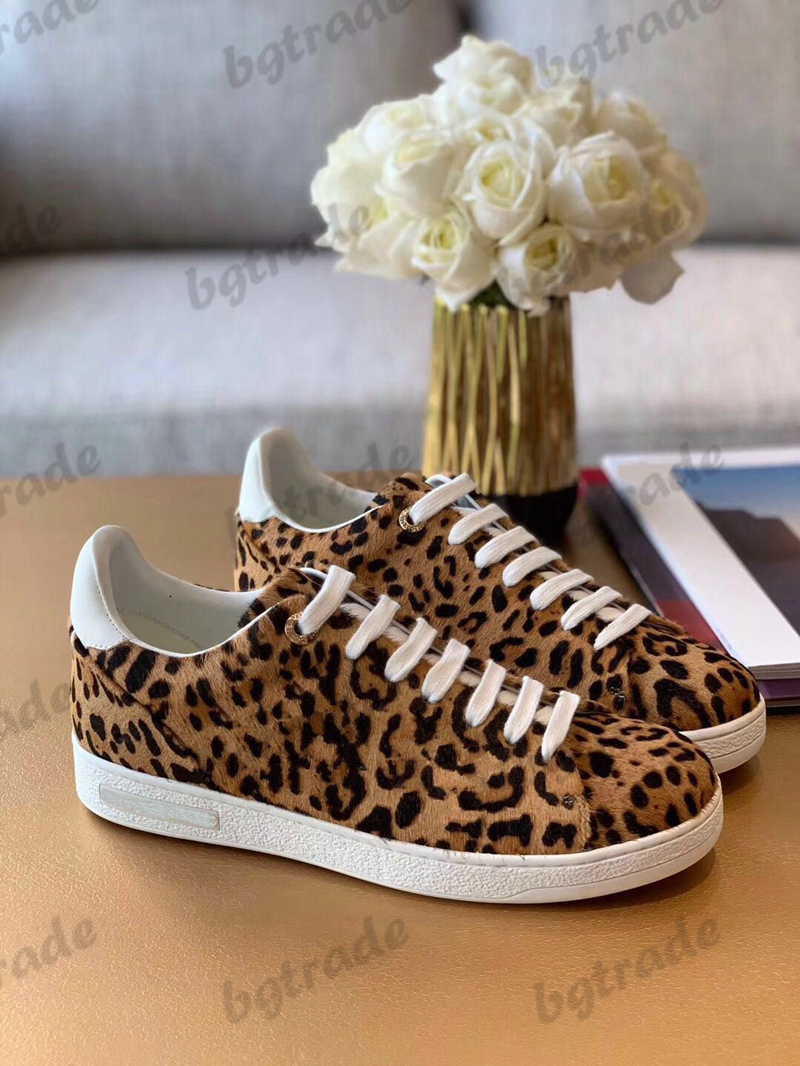 

Calf Silk Leather Leopard Runner Shoes Frontrow Womens Hollow Out Logo Casual Trainers Luxury Designer Flat Sneakers