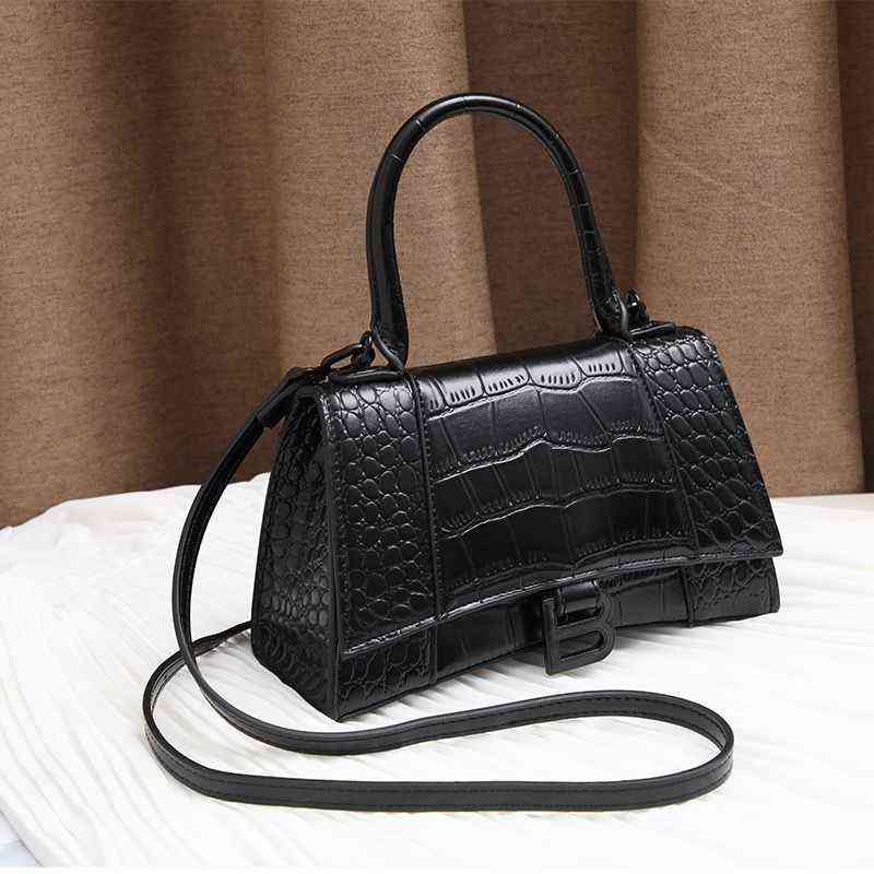 

Advanced women's bag hourglass new crocodile pattern versatile portable Single Shoulder Messenger Bag Small Purses, Black