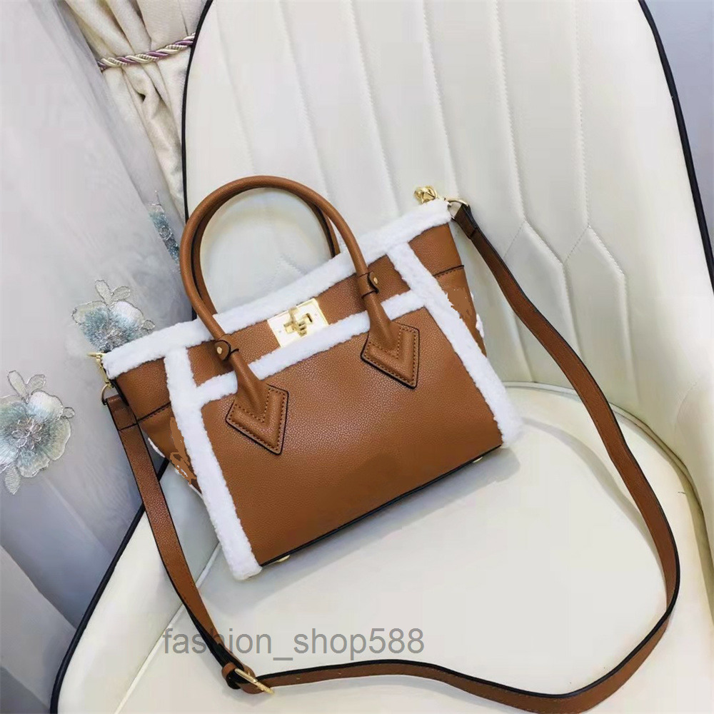 

designer bags Winter Caramel On My Side PM Handbags Tote Shearling Grained Calf Leather Handbag Remov large bag