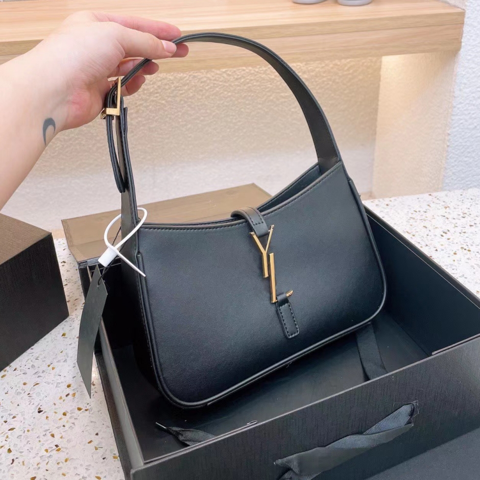 

2021 Top quality Armpit Bags Classic cowhide Leather Designer Handbags for Ladies Shoulder Bags Baguette Multi-Color Fashion Hobo wholesale, Light brown