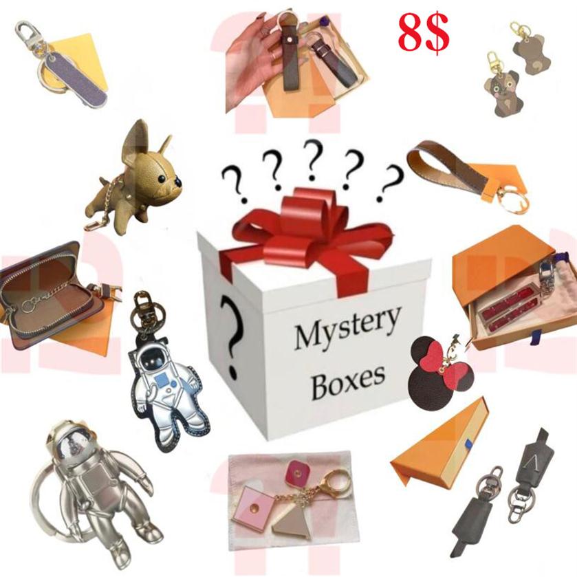 

Lucky Mystery Boxes Keychains Fashion Key Ring Boxes Surprise Favors Random for Adults High Quality Birthday Gift Pendant3003