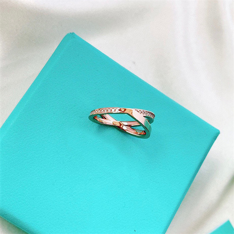 

Luxury Designer Womens Ring Fashion Brand Heart Ring High Quality Rose Gold Rings Mens Diamond Rings Ladies Women Luxurys Jewelry 678