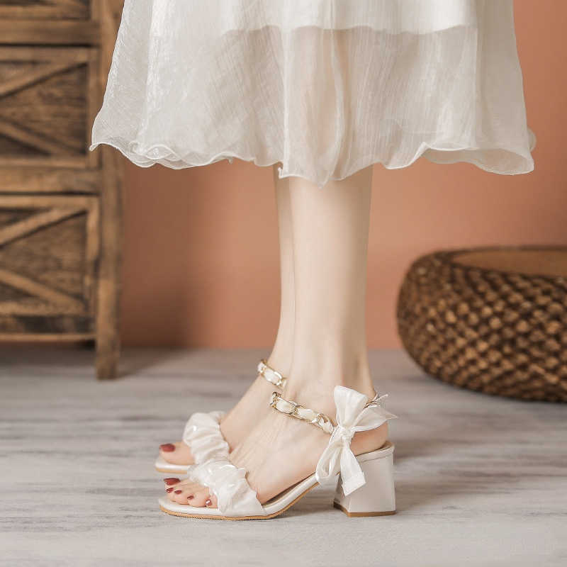 

Classic luxury Ladies Casual Sandals summer thick heels sweet princess shoes 2022 new middle heel mesh bow High heels, Green