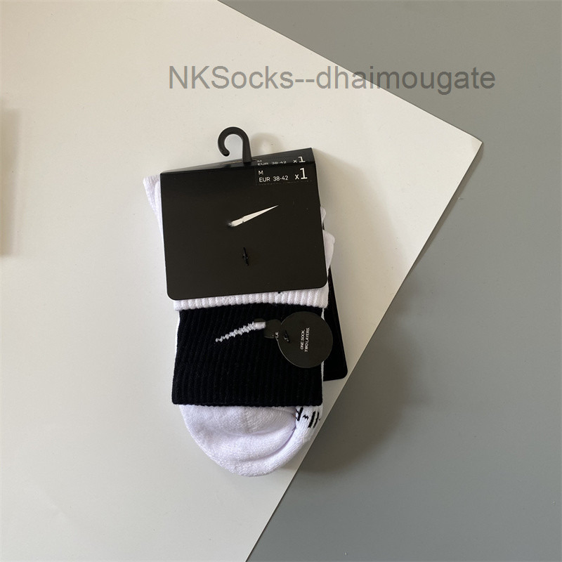 

Men Classic Fashion Socks Hook Brand Color Stitched Men's Women's Long Tube Sports Training Sock Street Couple Middle Tubes Luxury Medium Sportsocks Eur Size E4iz, Medium tube 2