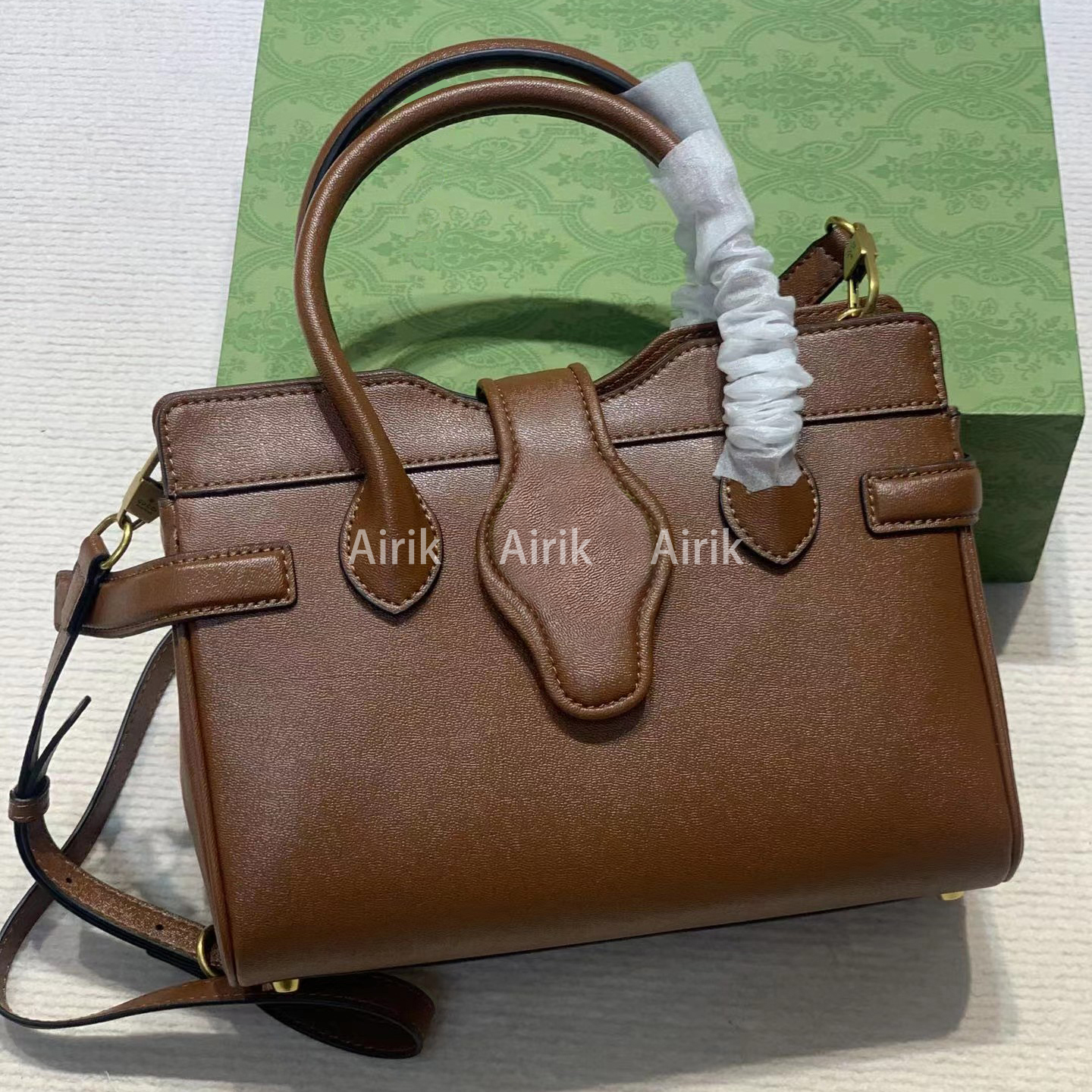 

Fashion Bags women Totes airik New Designer Women's Handbag Retro Fashion Shoulder Bag Large Capacity Classic Crossbody Bag 658450 size 25.5*20*10.5