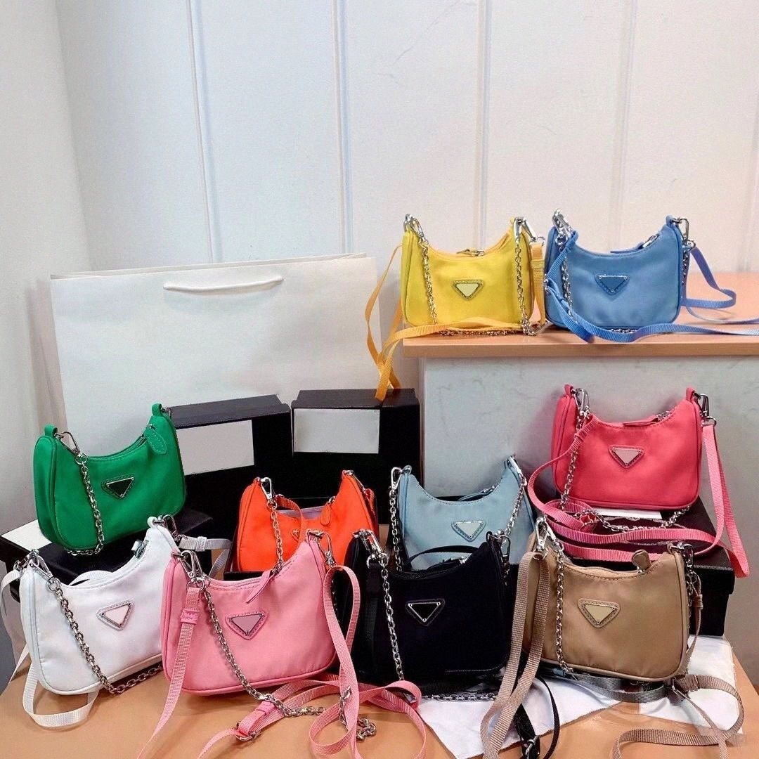 

Fashion Re-Edition 2005 Nylon woman luxurys men designers bags lady Womens mens crossbody tote Hobo Shoulder Purses Handbags prads pradas Bag, 22*6*15cm