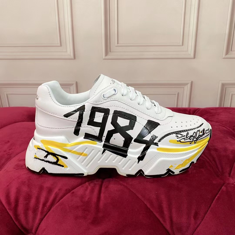 

DG 2021top new Woman fashion platform shoes men women running shoe skateboard utility mens trainers sports sneakers scarpe chaussures yn, Pearl pink