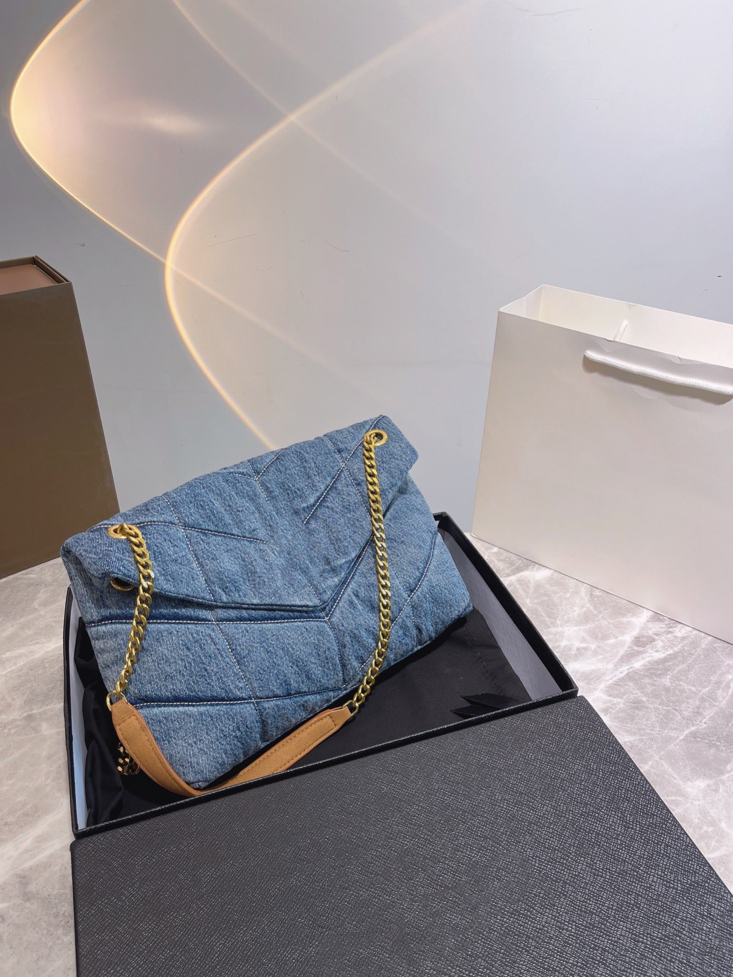 

2022 Blue Suede Shoulder Bag High Quality Leather Chain Rectangle Double Shoulder Straps V Line Crossbody Bag Letter Buckle