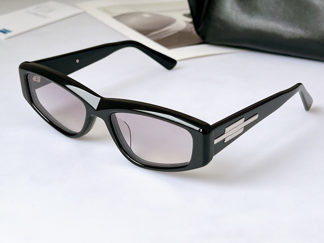 

Sunglasses For Women Men Summer DURU Style Anti-Ultraviolet Retro Plate Triangle Full Frame Fashion Glasses Random Box