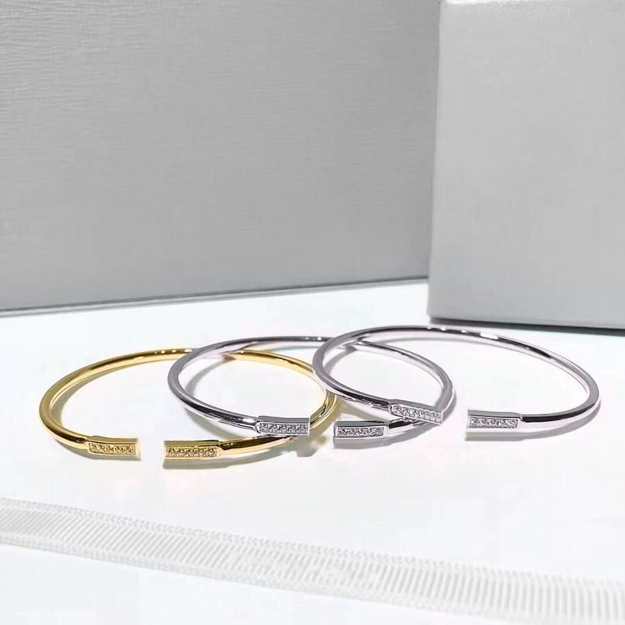 Luxury Designer Bracelets Fashion Narrow Bracelet Suitable for Lovers Mens Women's Delicate Jewelry 3 Color High Quality-image-782451132