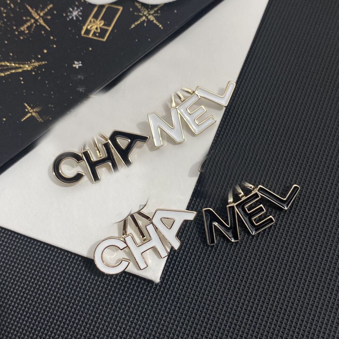 

23ss 2color 18K Gold Plated Copper Brass C Double Letters Stud Fashion Luxury Designer Long Earrings Small Sweet Wind Jewelry High Quality Women Wedding Gift