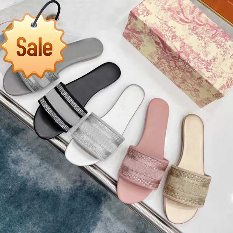 

Beach Slippers Classic Flat Summer Lazy Designer Cartoon Big Head Flops Leather Slides Hotel Bath Letter Embroider Women Shoes Lady Sexy 169, Colour 16