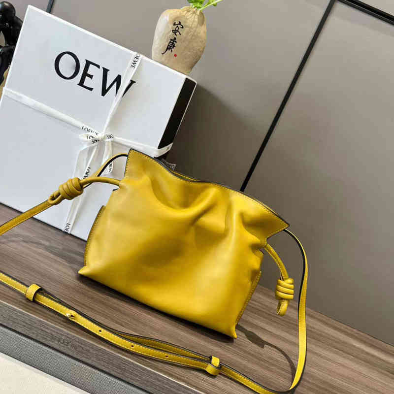 

Designer bag fashion style Loew's Hong Kong Duty-free Mini Family Flamenco Fortune Bag Puzzle Cowhide Bucket Underarm Diagonal Single Shoulder Women's, Fubag mobile phone bag;avocado green