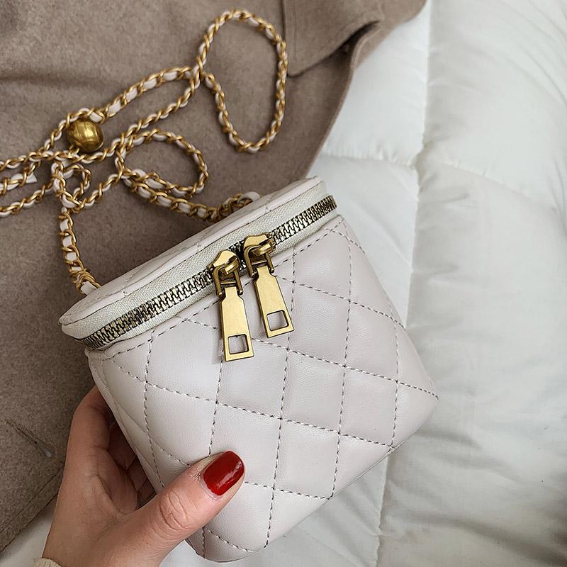 

Evening Bags Luxury Women Crossbody Bag Cute Purse Classic Quilted Design Vintage Small Shoulder Mini Square Box BagEvening, Red shoulder bag