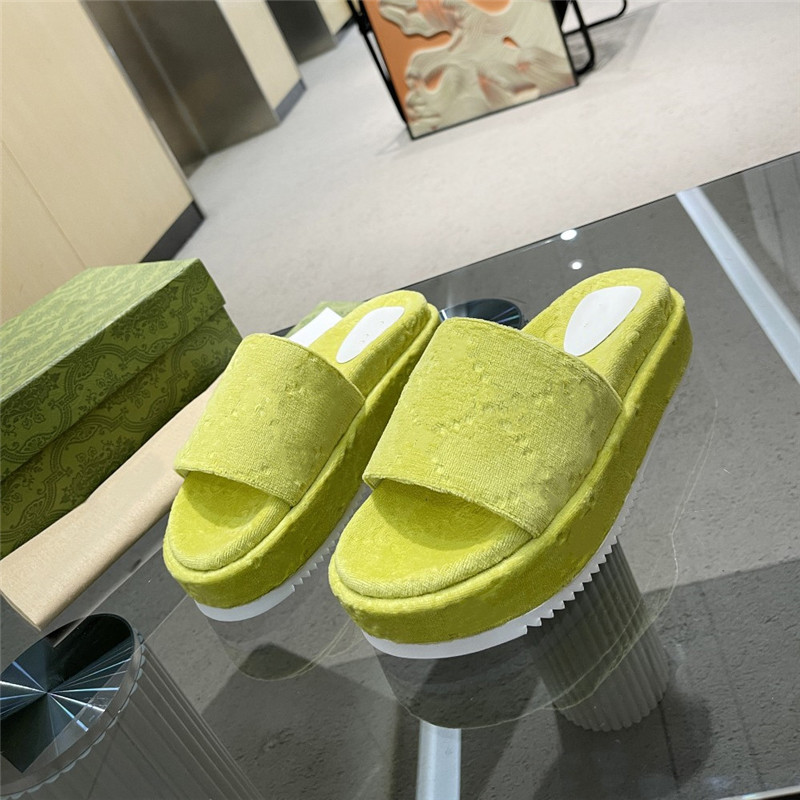 

2022 Classic Mens Woman Sandals Luxury Floral Damask Slippers Velvet Upper Platform Slides Slides Designer Gear Sole Loafers Scuffs Sandal with Box Size 35-44, Black