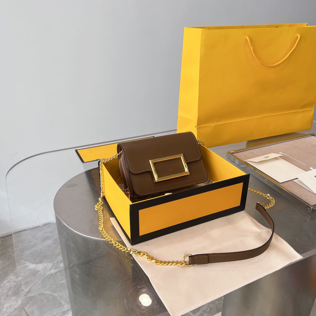 

Designers shoulder bag luxurious tote purse handbag message bags cluth top quality Brand classic Genuine leather Crossbody cattlehide Gift Box Size 17CM Gold Chain, Black