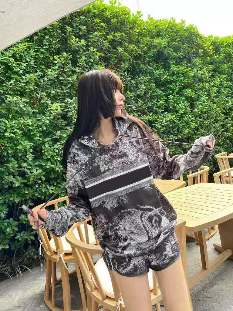 

Women' Tracksuits Designer Woman Tracksuit Short Set Lady Two Pieces Outfit Hoodie Shorts Suit Hoodies Knits Tees Sweater Shirts Top Suits, Bag;dont pay only bag