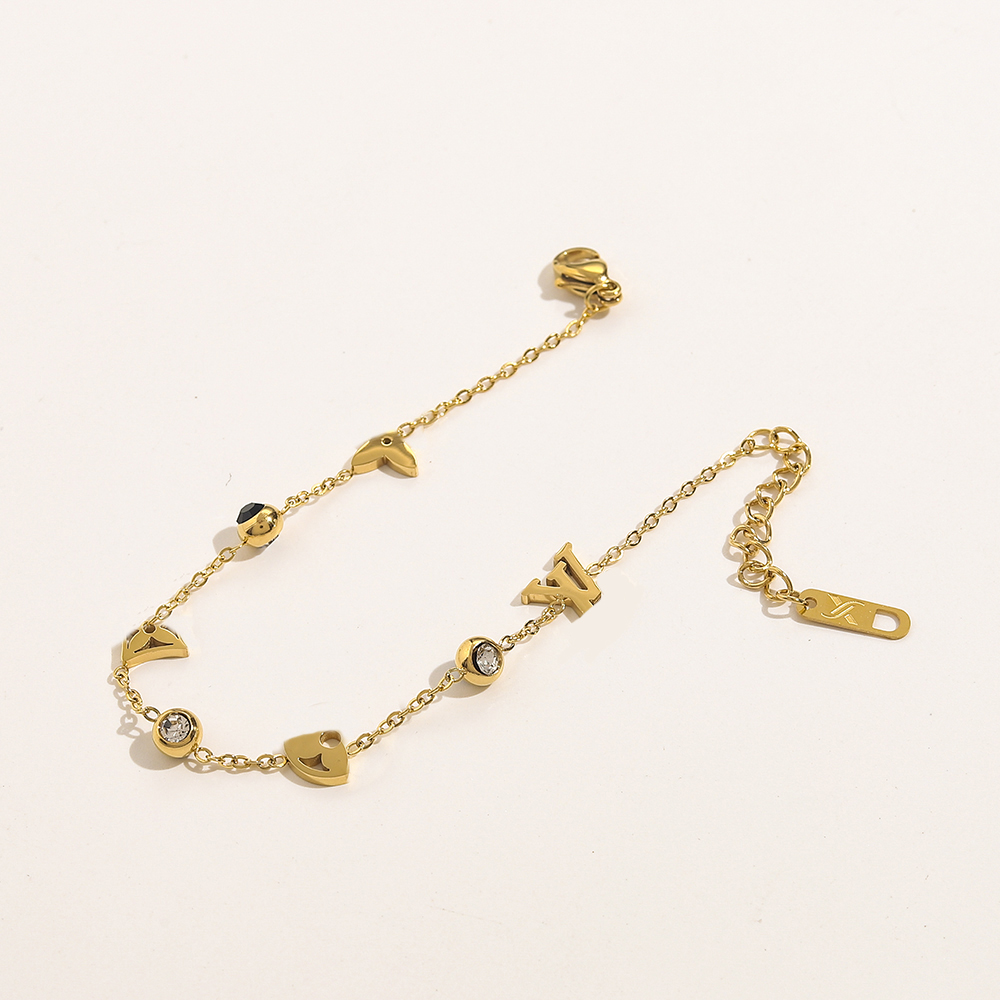

2022 New Fashionable Classic Bracelets Women Bangle 18K Gold Plated Stainless steel Crystal Lovers Gift Wristband Cuff Chain Designer Jewelry ZG1686