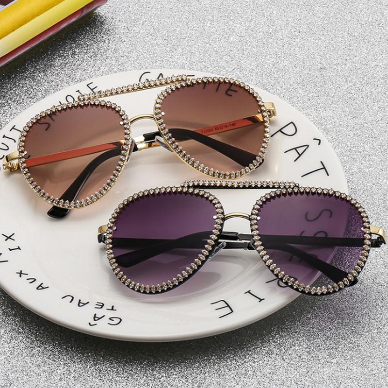 

Sunglasses Fashion Women Luxury Crystal Rhinestone Oval Sharp Brand DesignSunglasses