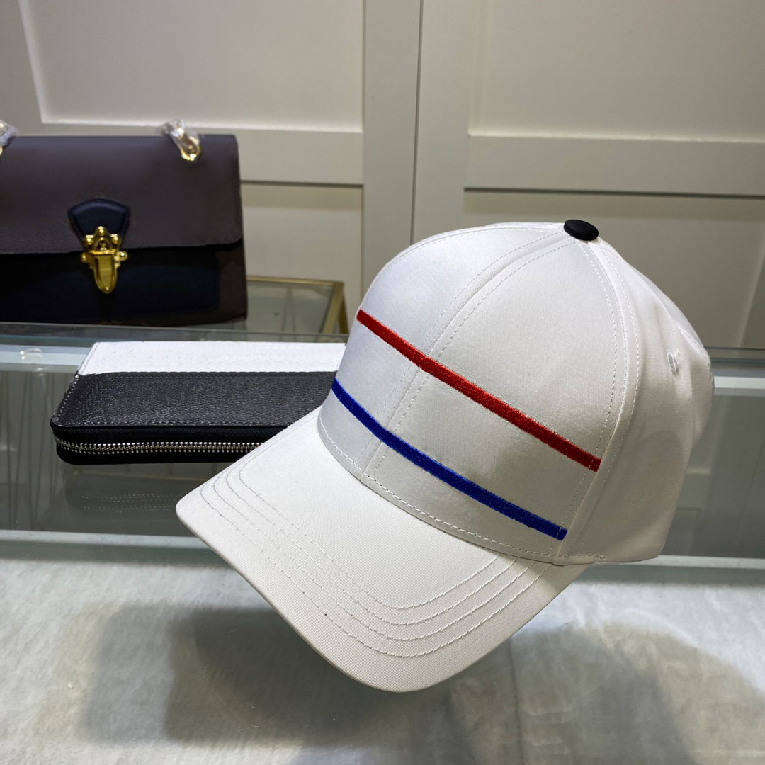 Classic Letters Embroidery Ball Caps Summer Designer Sun Cap for Mens Women Sports Cap 4 Season Casquette Black White Beach Hat Beanies High Qual