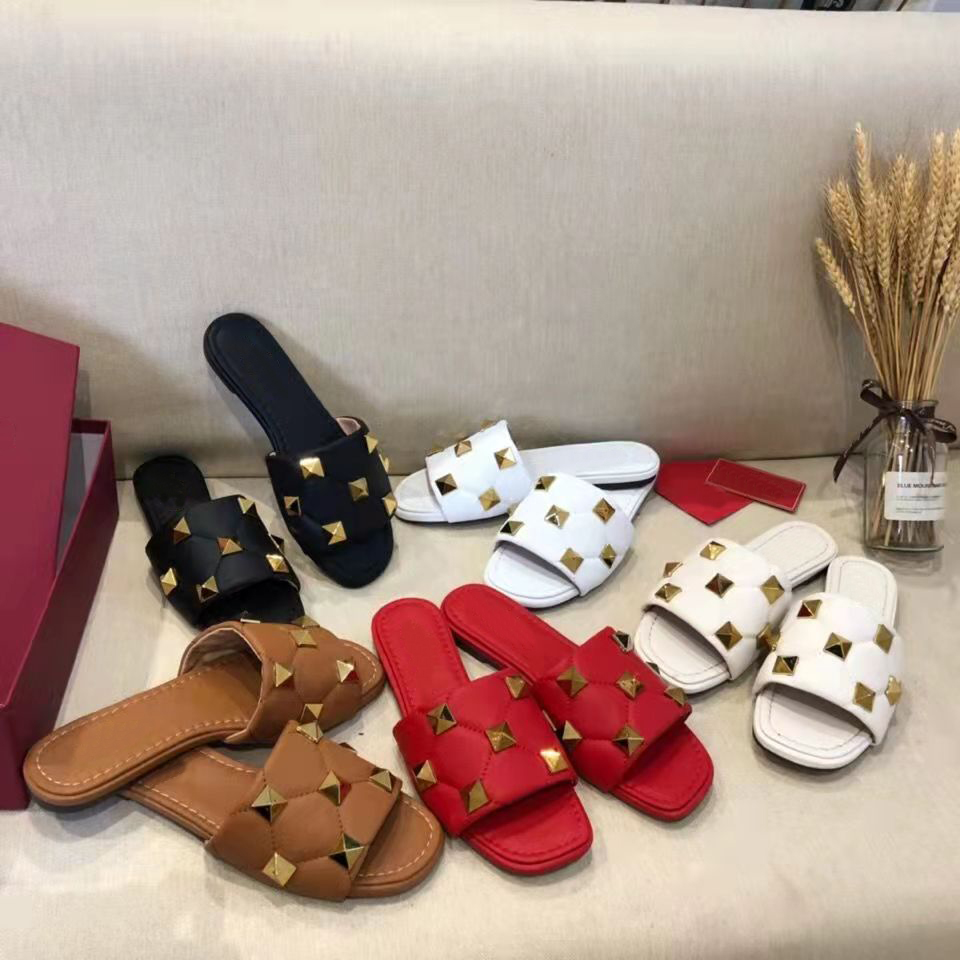 

Designer Women Slippers Genuine Leather Grid Rivet Flat Slides Non-slip Wear-resistant Sandal Lady Sexy 5.5cm High Heels Size 35-42 Box