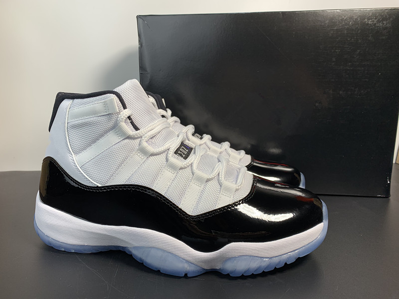 Chaussures Hommes Jumpman 11 XI Concord blanc noir 45 broderie Basket-ball de qualité supérieure Baskets de sport en cuir véritable Couleur Blanc