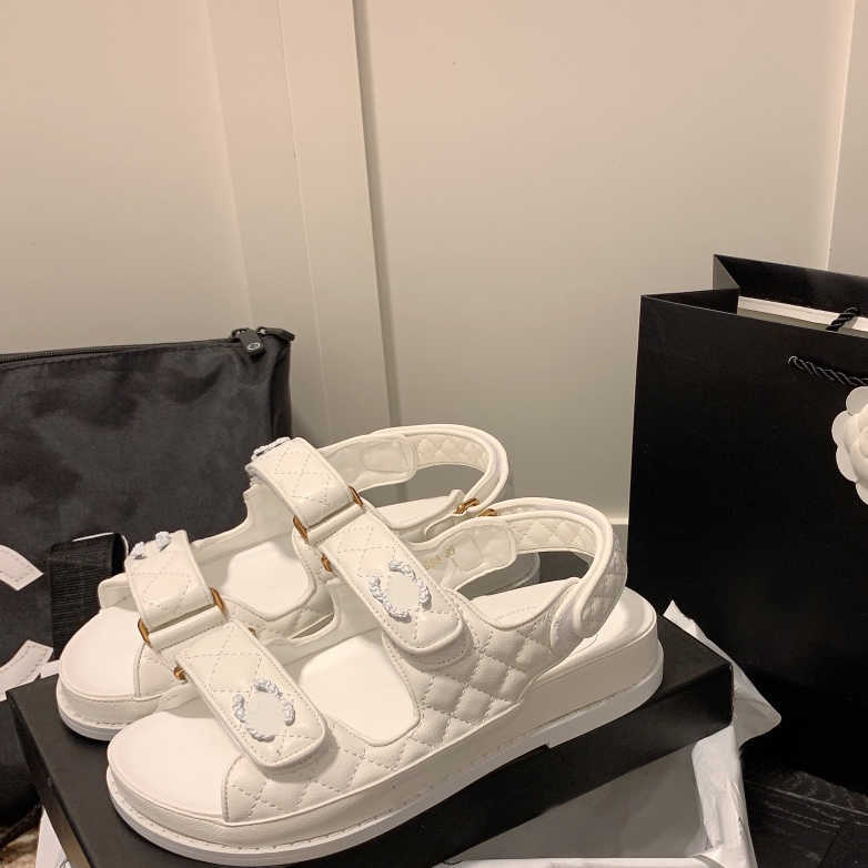 

2022 Summer Women Calfskin Dad Shoes Sandals Quilted Summer Platform Flats Low Heel Wedge Diamond Buckle Sandal Slip On Ankle Strap Beach Shose Sneaker Flip Flop, #1