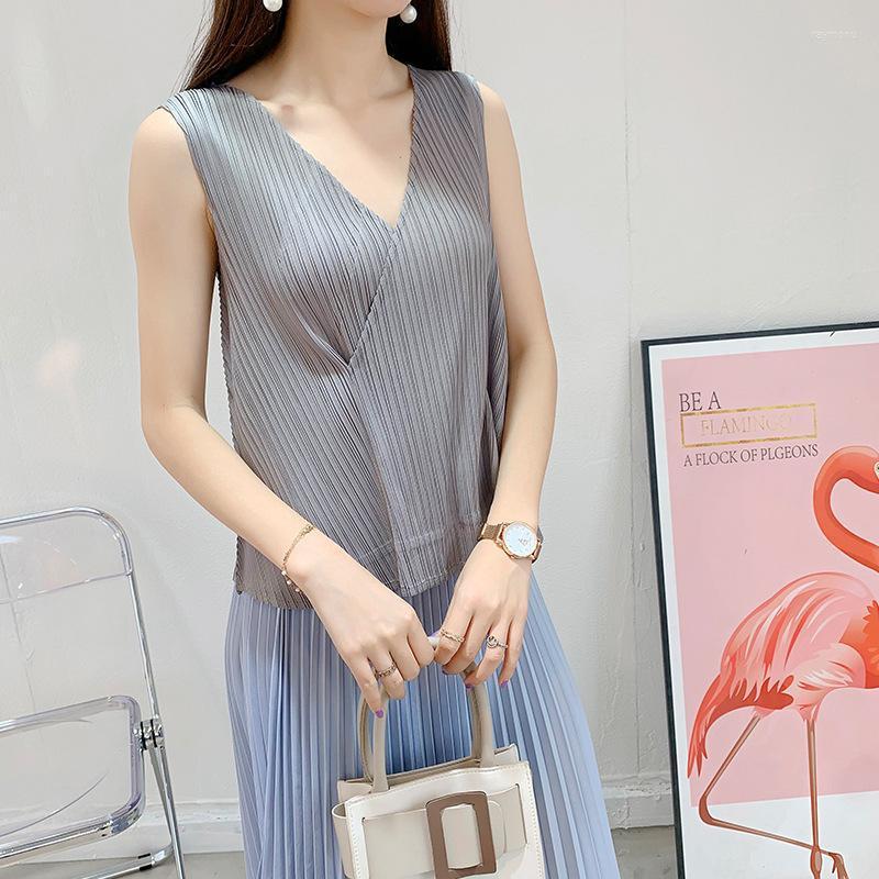 

Women's T-Shirt Miyake Pleated Top Super Vest Women's Summer Loose Casual Outerwear Design Is NicheWomen's, Picture color