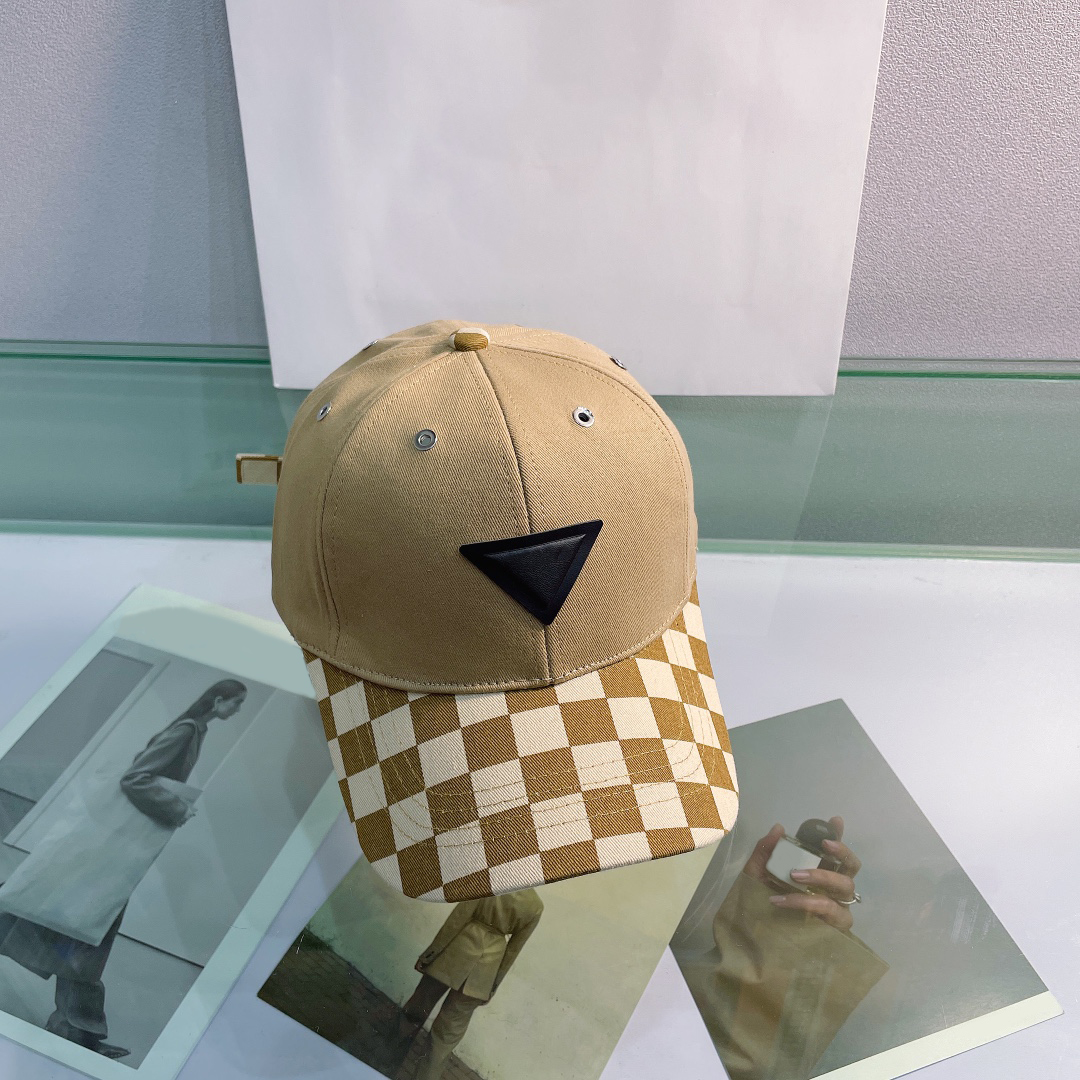

Designers baseball caps luxurys duck tongue caps plaid letter fitted hats temperament leisure hundred take couple hat summer lawn beach sunshade cap very nice, White