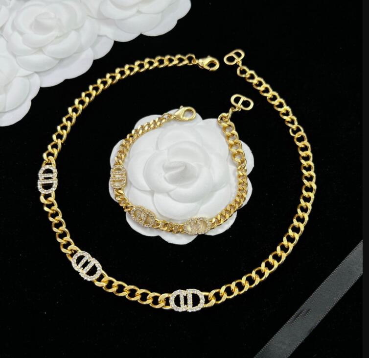 

New Designed Choker High Quality Vintage D Letter Ladies Necklace Women's All-match Simple Fashion Bracelet earring sets Designer Jewelry DDJJ0123