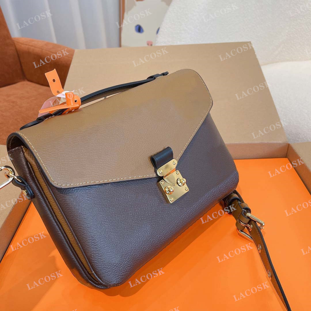

2023 Newest Luxurys Designers Classic Messenger Bag Men Square Packet Women Cosmetic Totes Handbag Ladies Wallet Unisex Shoulder Bags Purses, Black-25cm